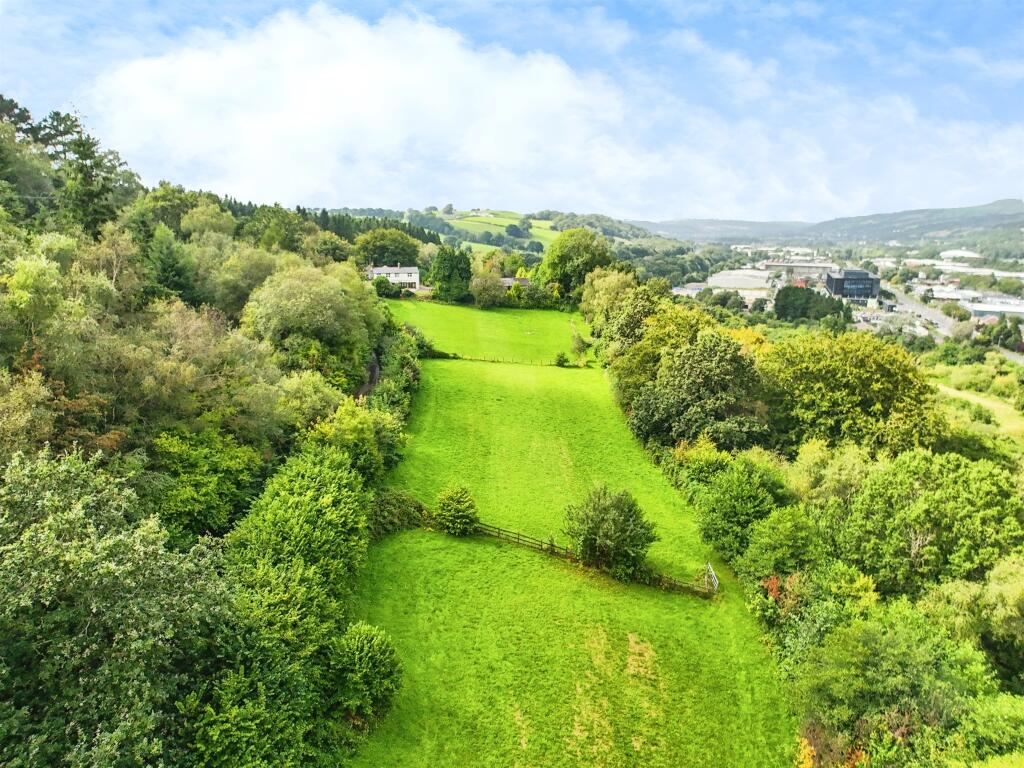 Additional image 18 of Glebeland Cottages, Gwaelod-Y-Garth, Cardiff