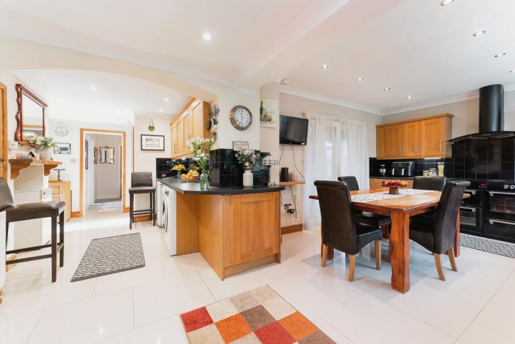 Additional image 4 of Fordham Road, Newmarket, CB8