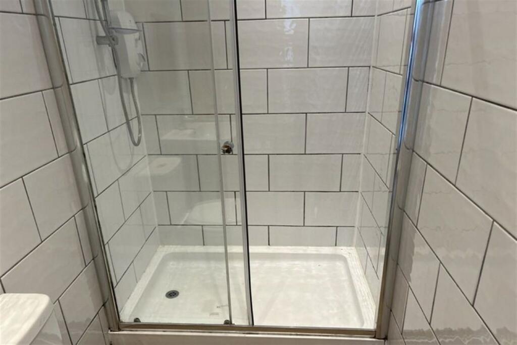 Additional image 15 of 6 bedroom Detached House in Winton