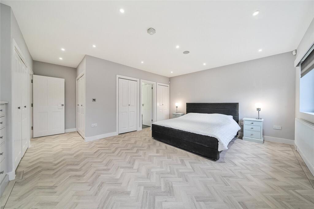 Additional image 15 of Hollydale Drive, Bromley