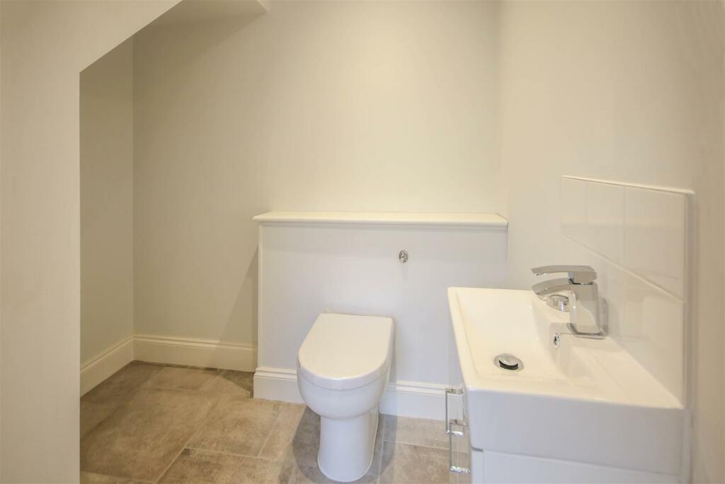 Additional image 8 of Oakfields, Vicarage Road, Newmarket