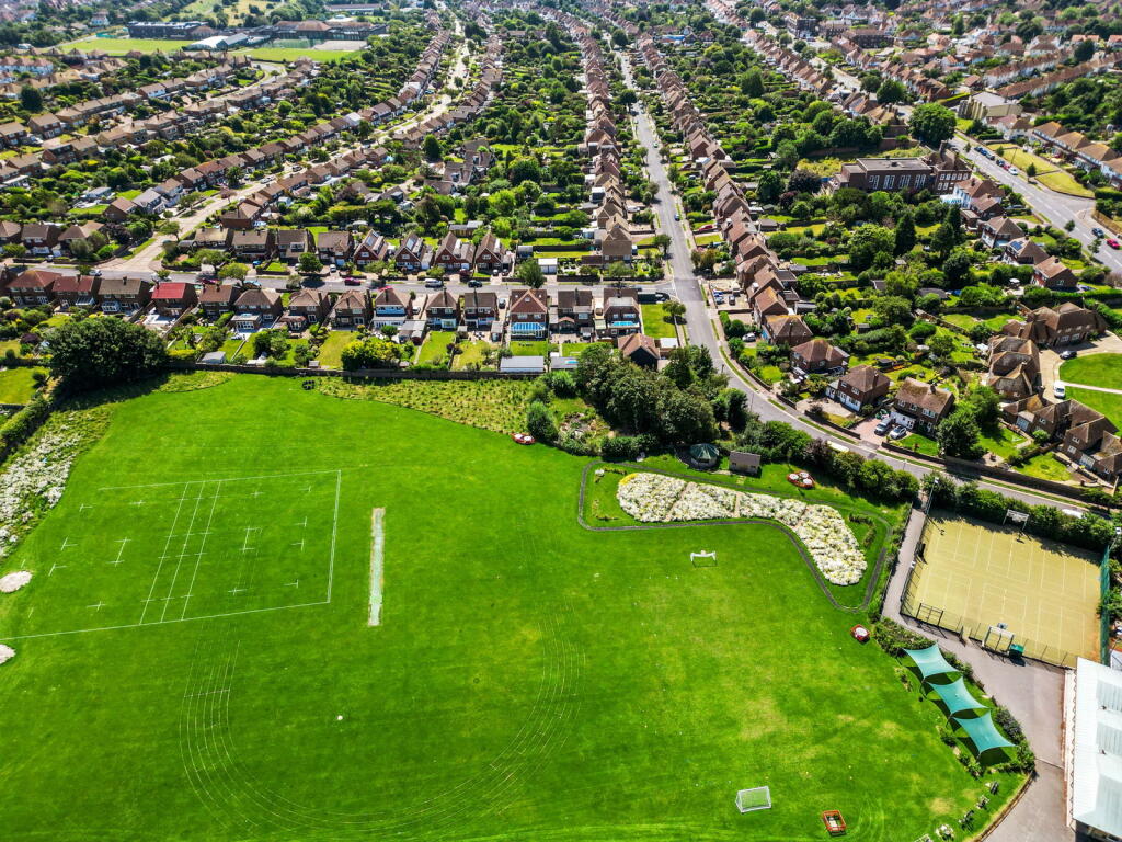 Additional image 47 of Stuart Avenue, Eastbourne, BN21 1UR