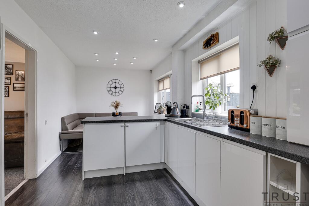 Additional image 5 of Links Avenue, Cleckheaton