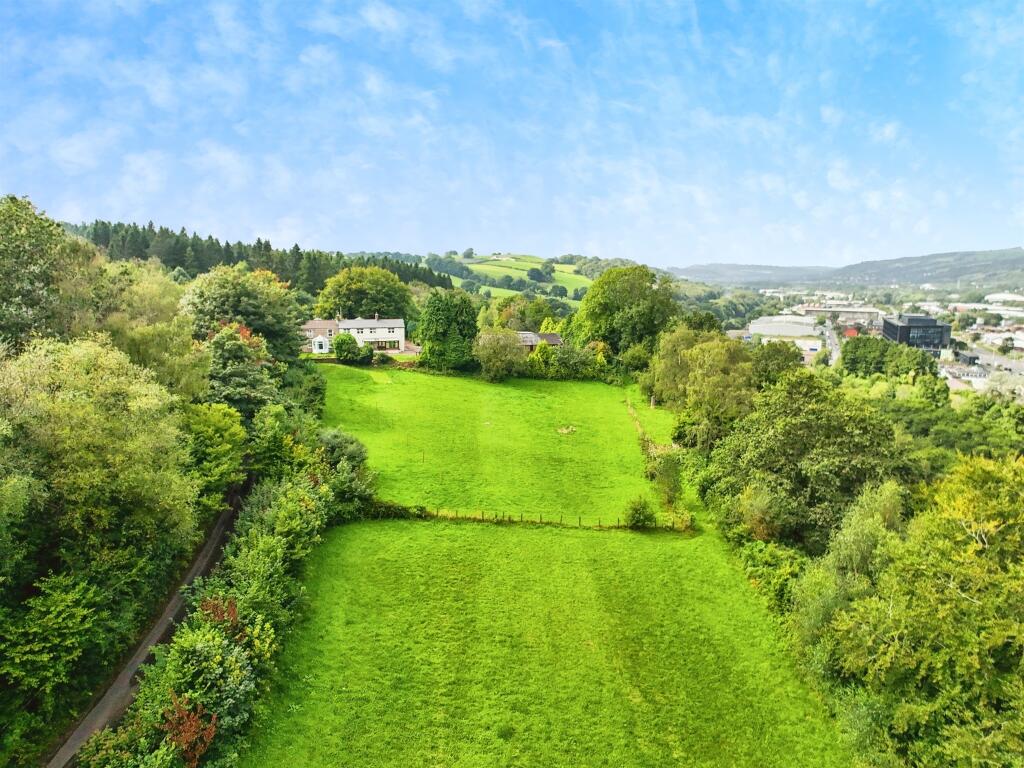 Additional image 34 of Glebeland Cottages, Gwaelod-Y-Garth, Cardiff