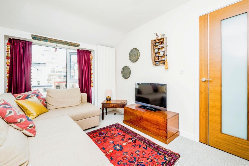 Additional image 7 of Sir Walter Mews, Cardiff