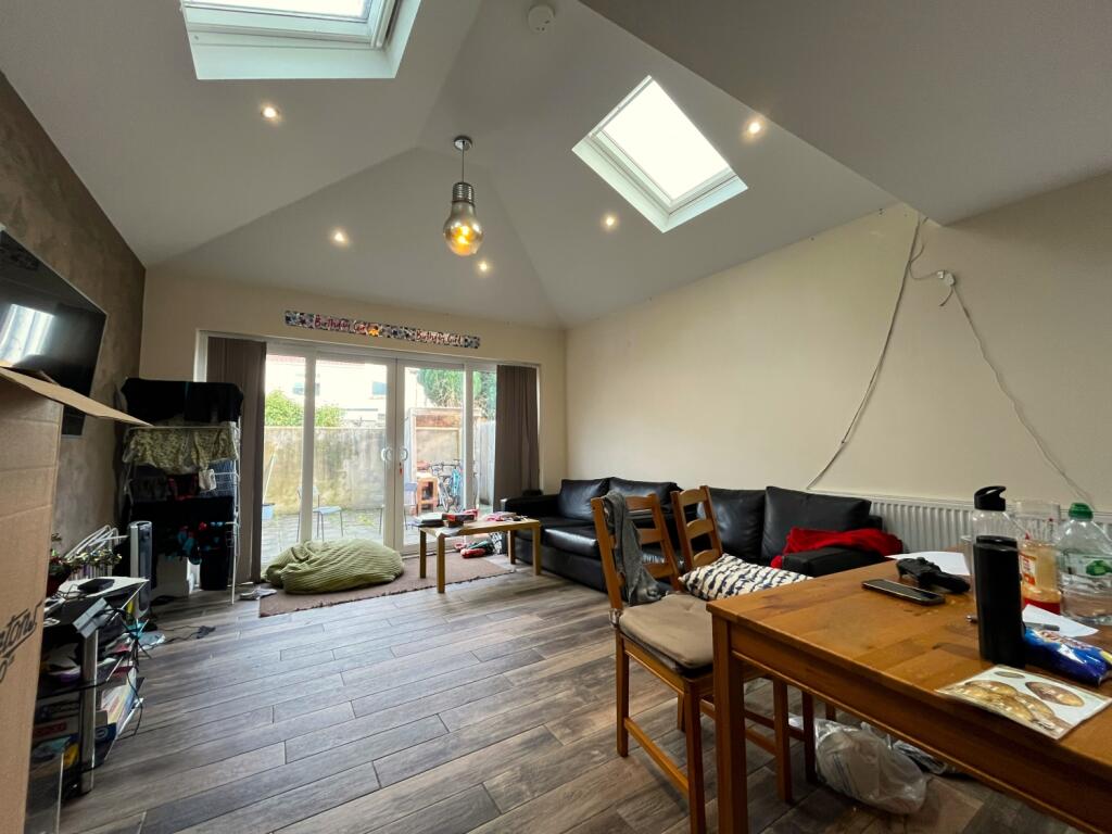 Maindy Road, Cathays