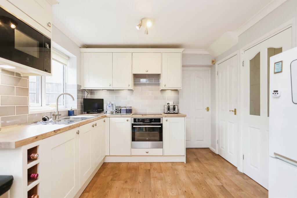 Additional image 5 of Foxglove Crescent, Birmingham