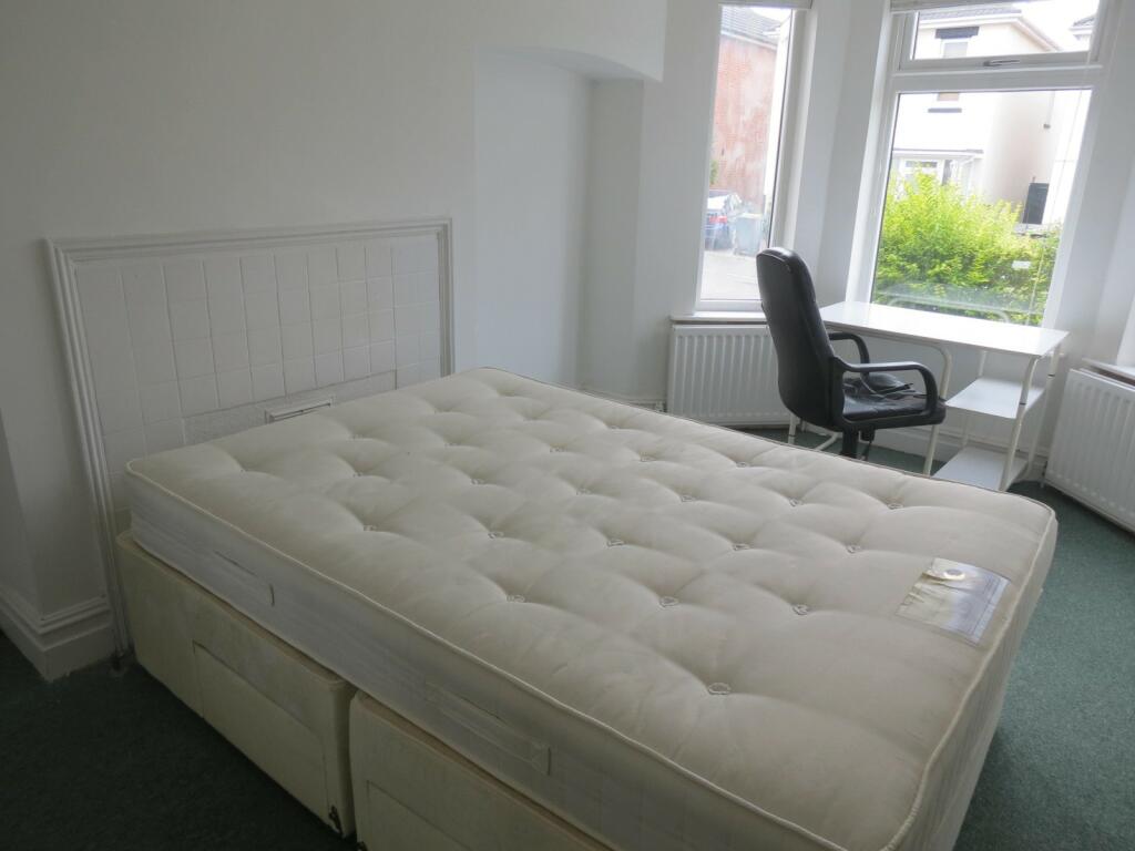 Additional image 6 of 6 bedroom Detached House in Winton