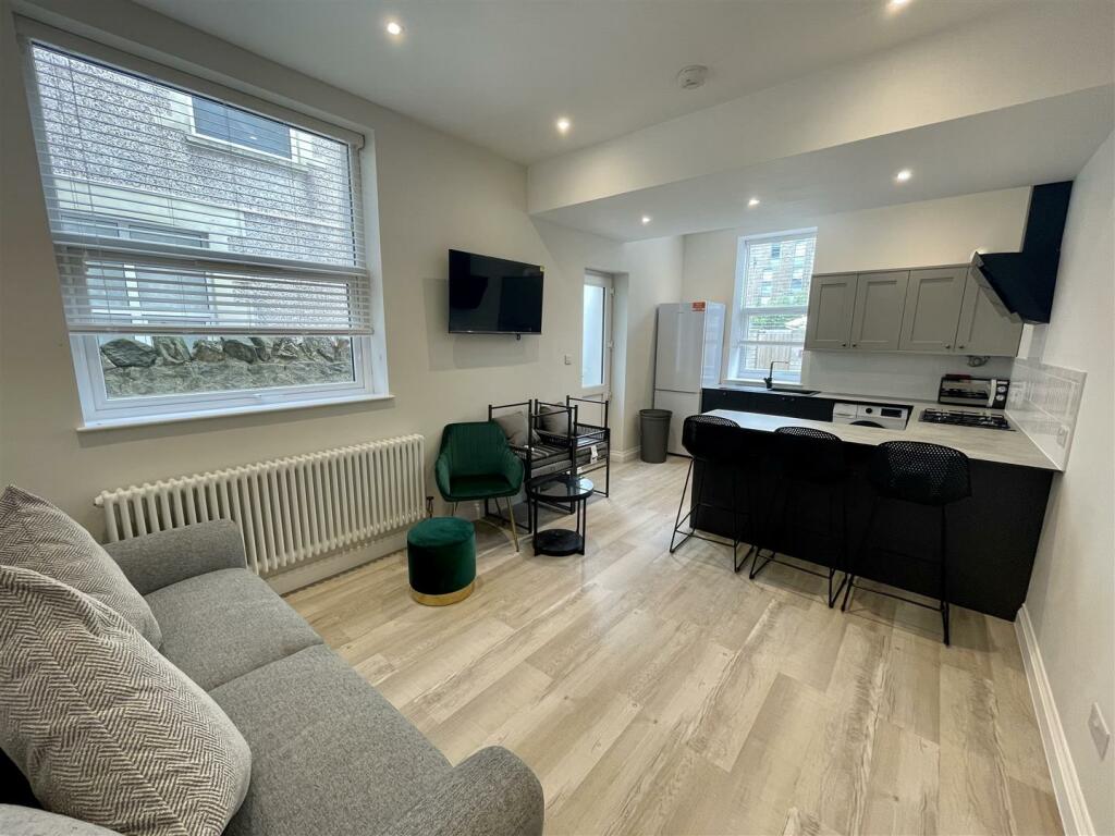 Additional image 9 of Howard Gardens, Adamsdown