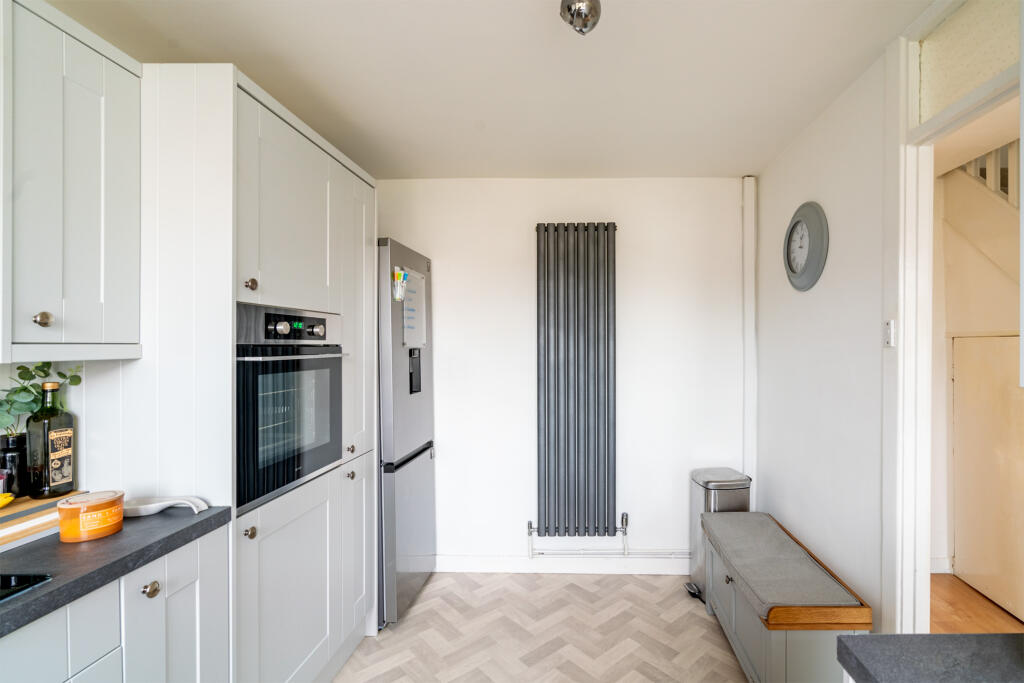 Additional image 5 of Overhill, Pill