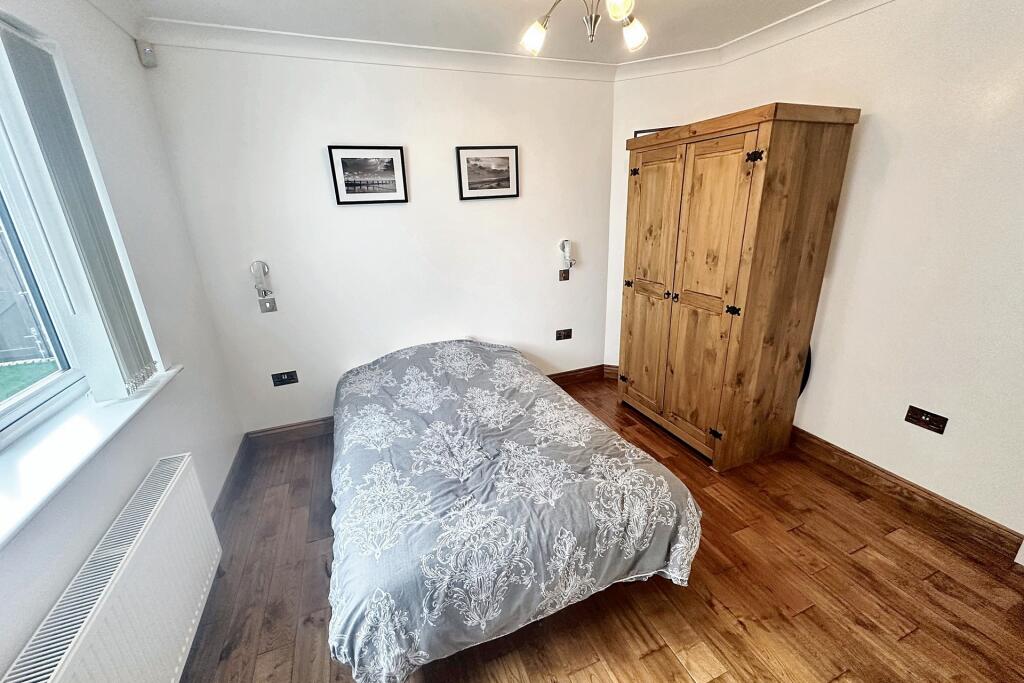 Additional image 4 of Verwood