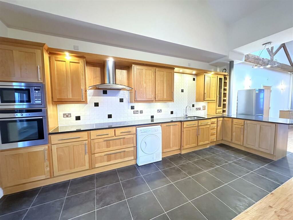 Additional image 33 of Shaddongate, Carlisle