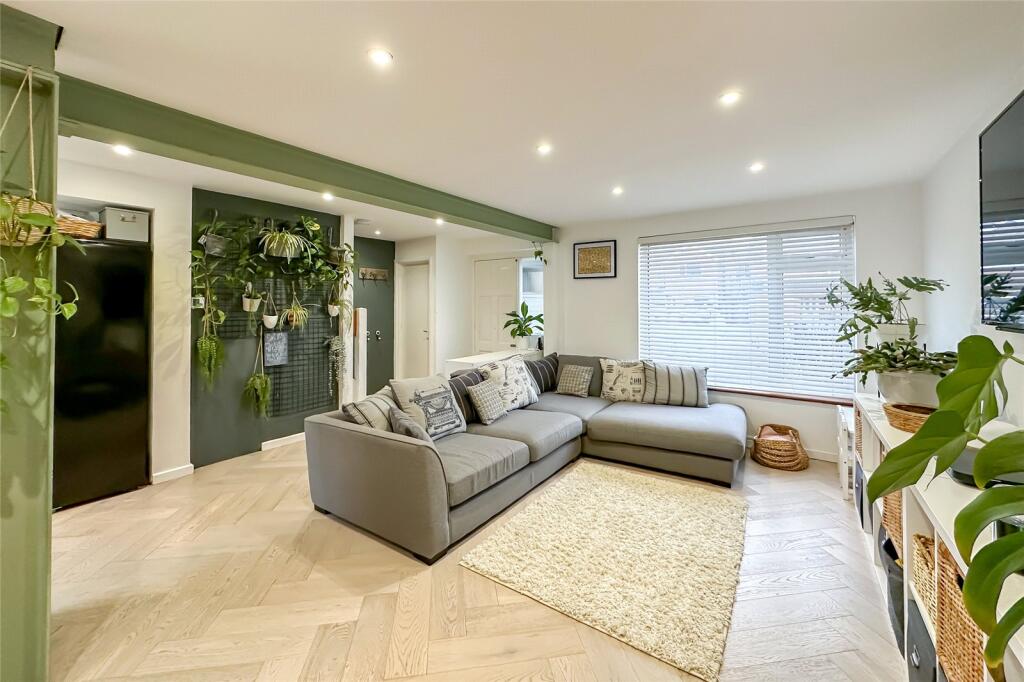 Additional image 4 of Maplefield, Park Street, St Albans, Hertfordshire,, AL2