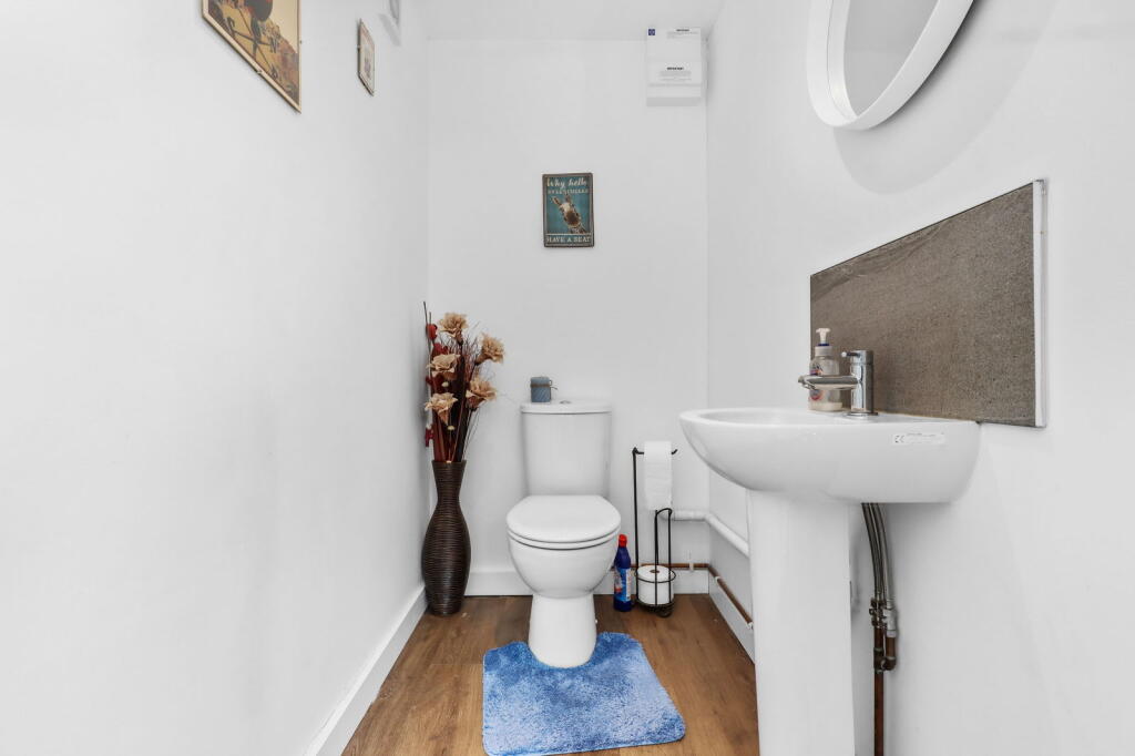 Additional image 37 of Stuart Avenue, Eastbourne, BN21 1UR