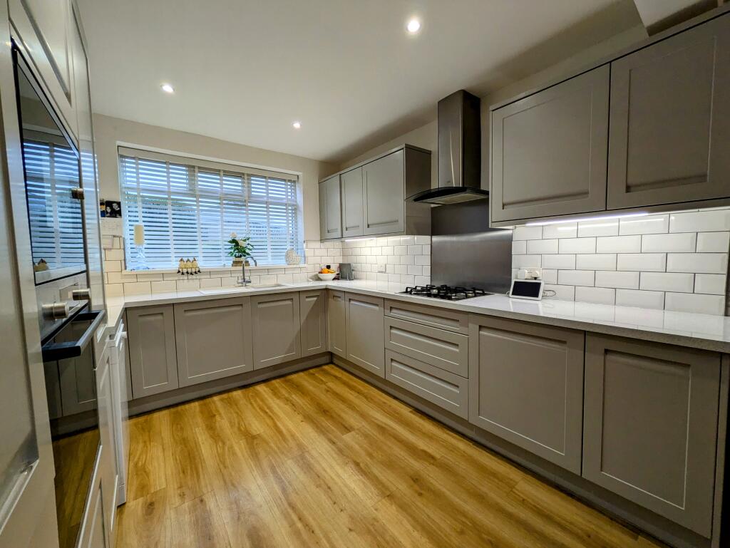 Additional image 9 of Reevy Drive, Bradford, BD6