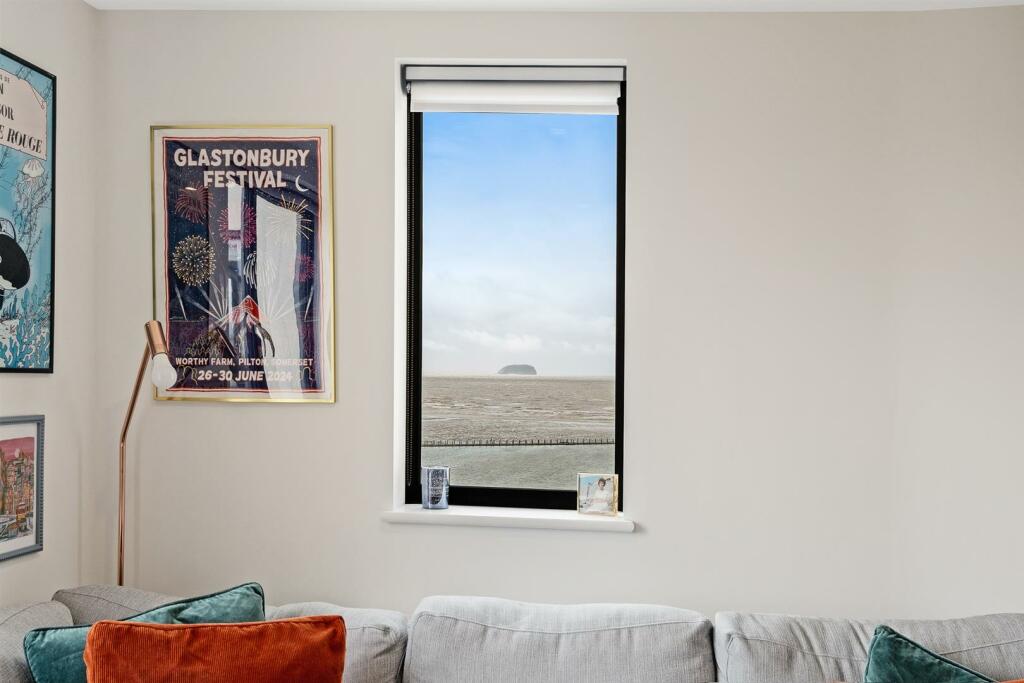 Additional image 6 of The Bayside, Manilla Crescent - PENTHOUSE WITH SEA VIEWS