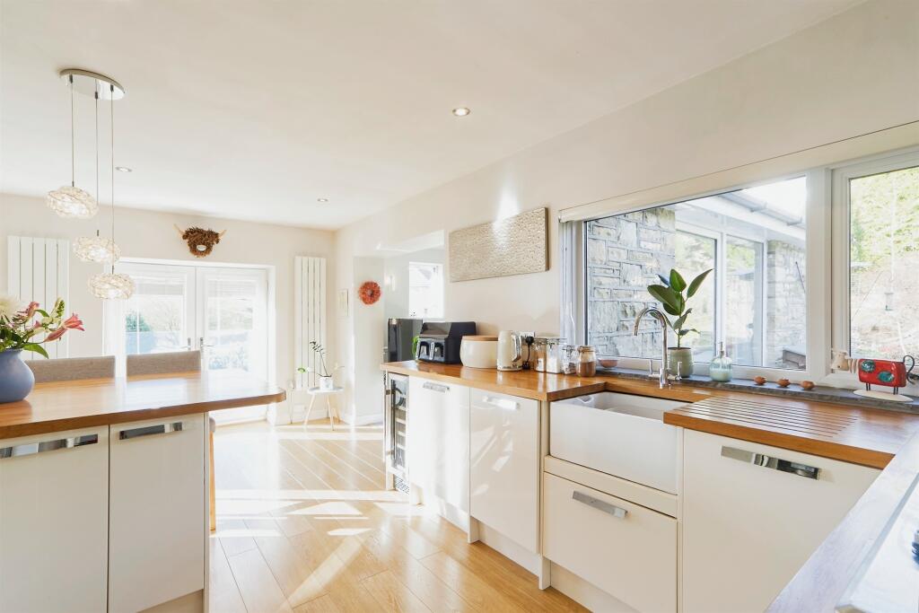 Additional image 4 of Lyndsey Court, Oakworth, Keighley