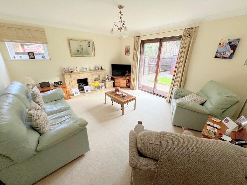 Additional image 14 of Mendip Close, New Milton, Hampshire. BH25 6TY