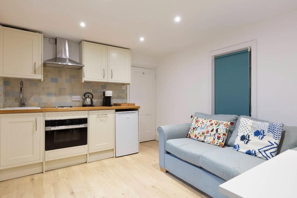 Additional image 21 of Emmanuel Road