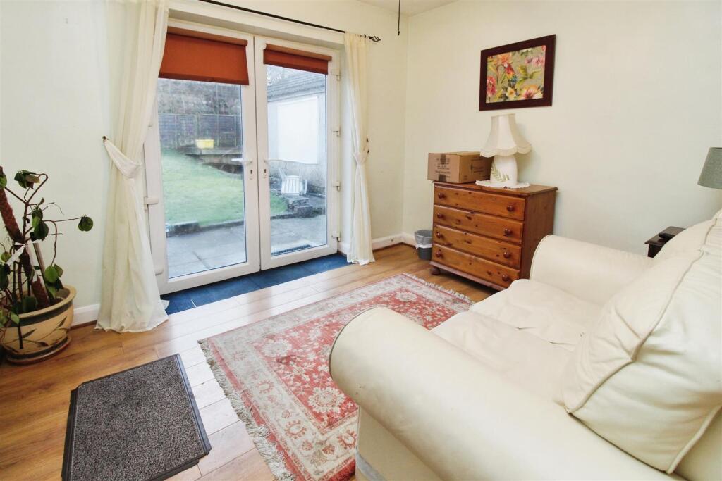 Additional image 7 of Gregory Crescent, Bradford, BD7 4PG