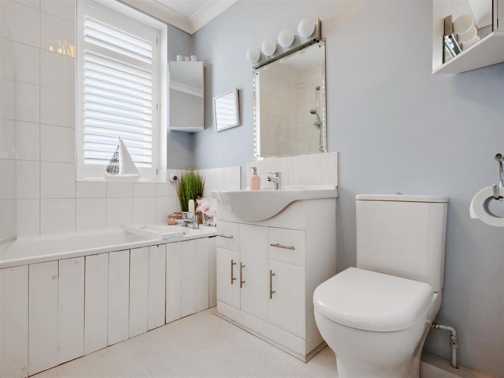 Additional image 23 of Iford Lane, Tuckton