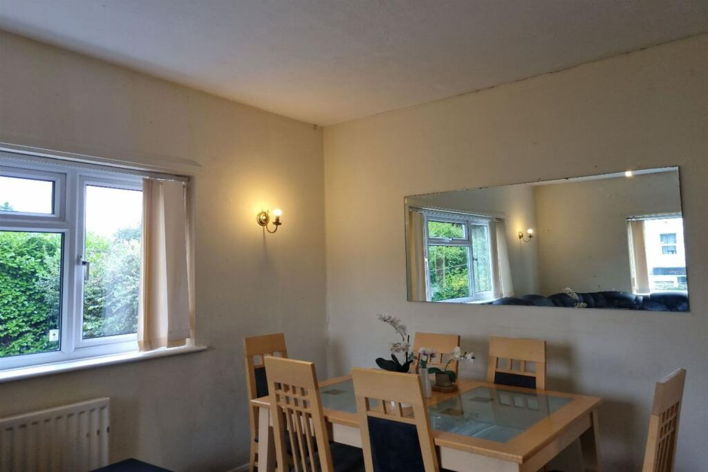 Additional image 2 of 6 bedroom Detached House in Winton