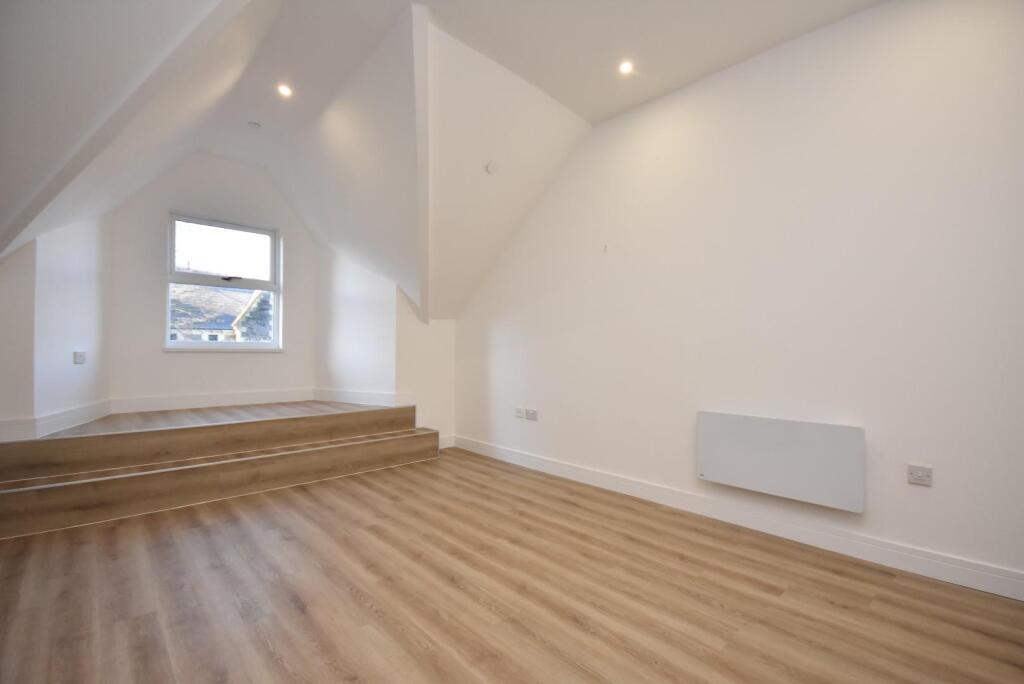 Additional image 7 of Flat 4, 76 Connaught Road, Cardiff, CF24 3PX