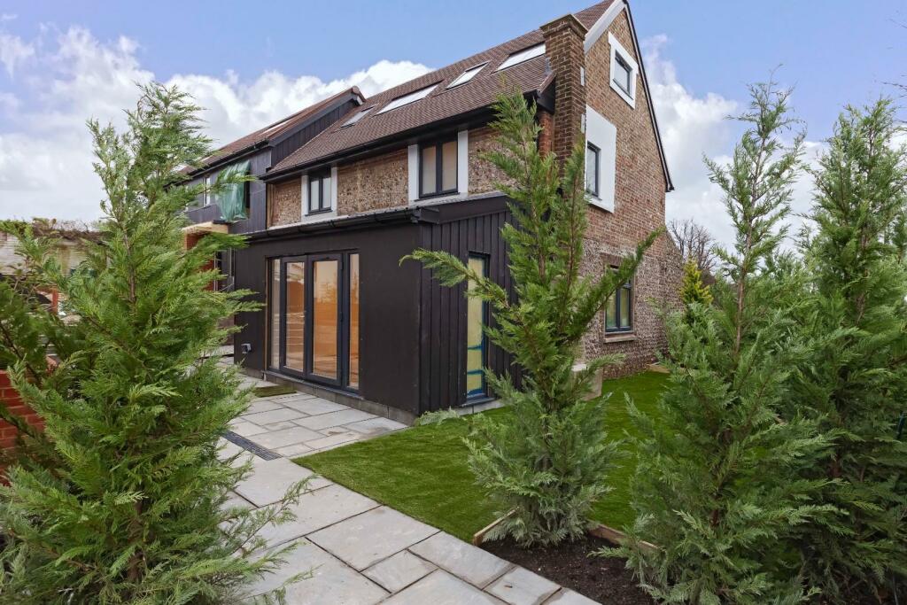 Primary image of Mile Oak Road, Portslade, Brighton