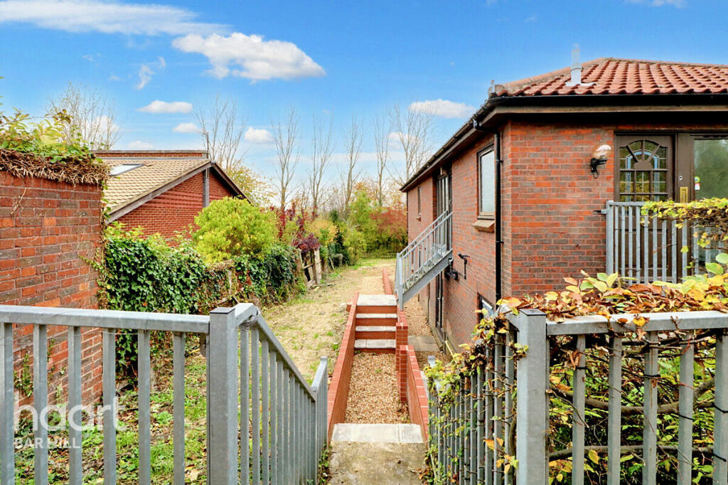 Additional image 4 of The Fairway, Bar Hill