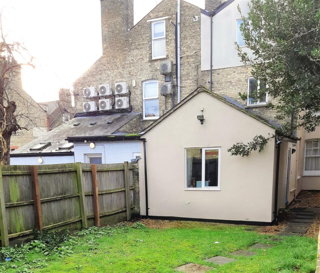 Additional image 9 of Flat 1, 23 Mill Road, Cambridge, CB1 2AB