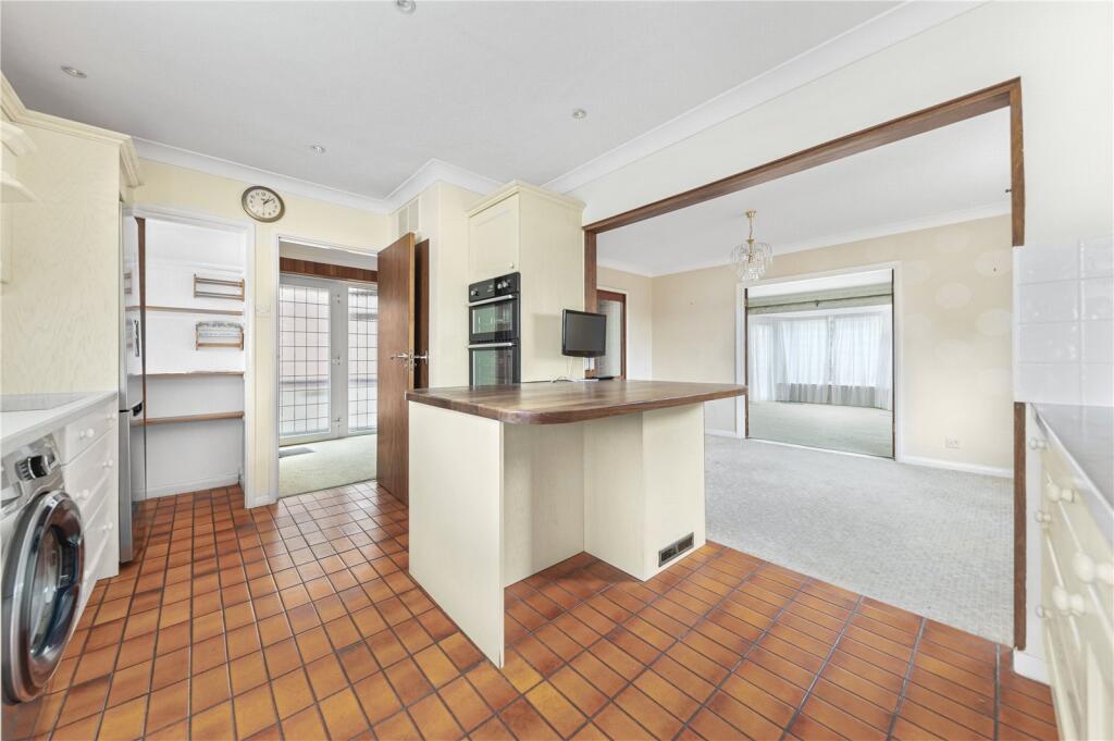 Additional image 8 of Kinnaird Avenue, Bromley, BR1