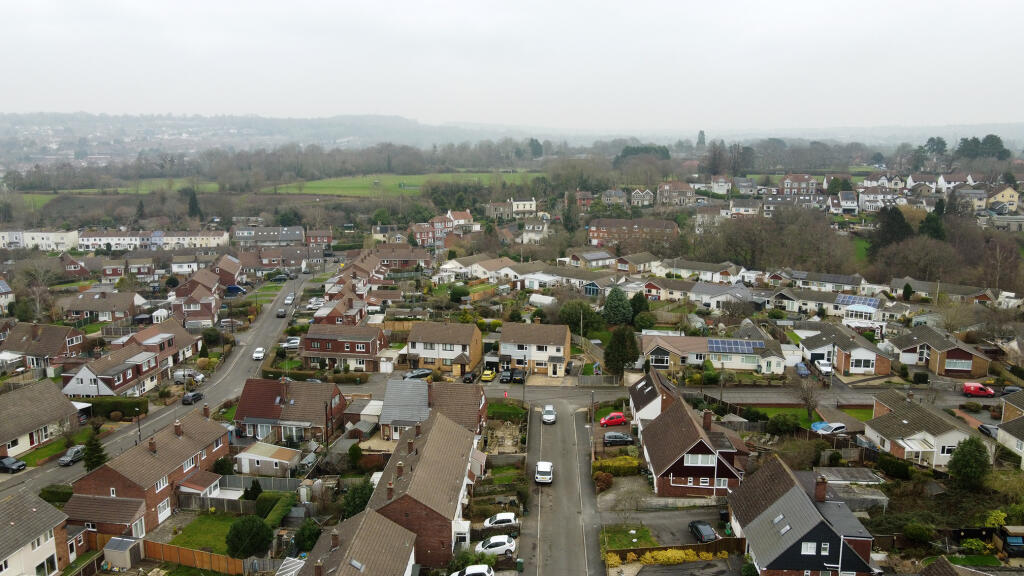 Additional image 20 of Overhill, Pill