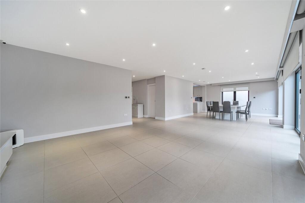 Additional image 4 of Hollydale Drive, Bromley