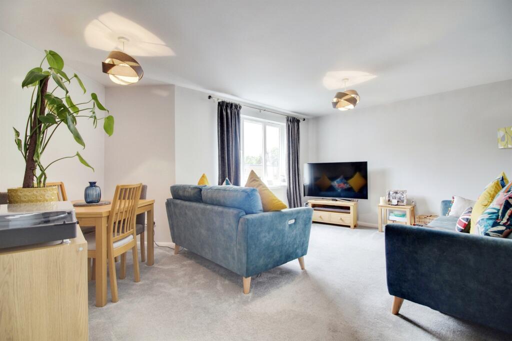 Additional image 2 of Heathcroft, Welwyn Garden City