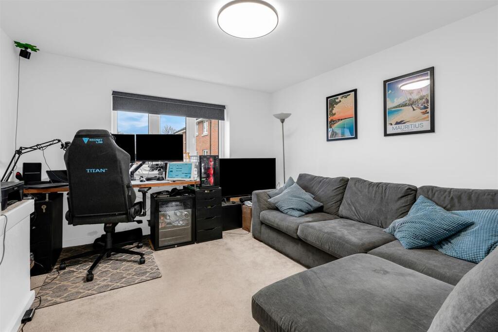 Additional image 14 of Perkins Way, Welwyn Garden City