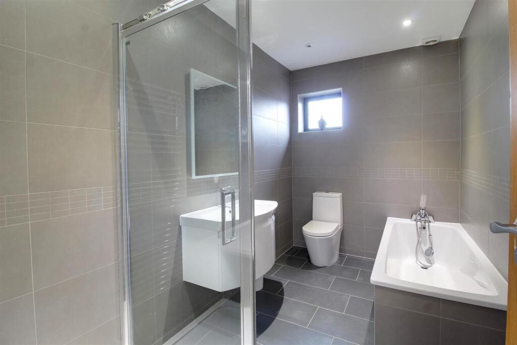 Additional image 31 of Mymms Drive, Brookmans Park