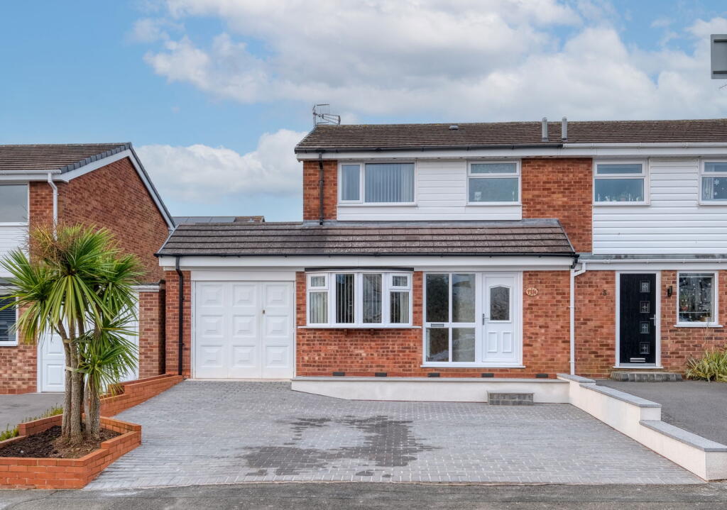 Mendip Close, Sidemoor, Bromsgrove, B61 0TD