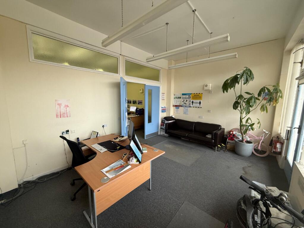 Additional image 12 of 7 St Johns Parade, Alinora Crescent, Worthing, West Sussex, BN12