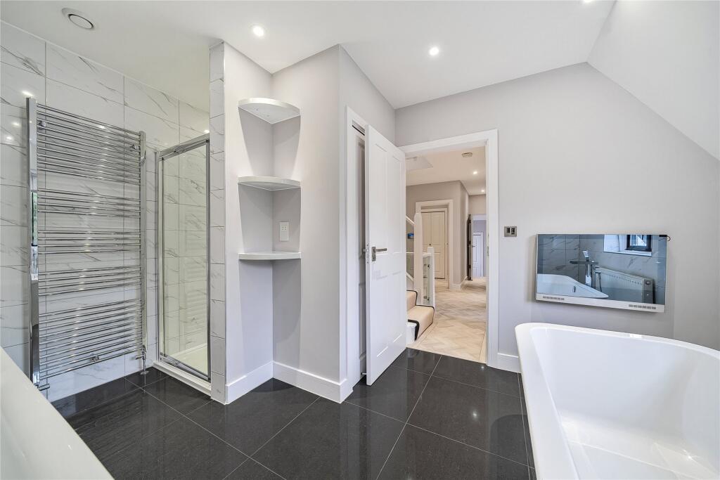 Additional image 24 of Hollydale Drive, Bromley