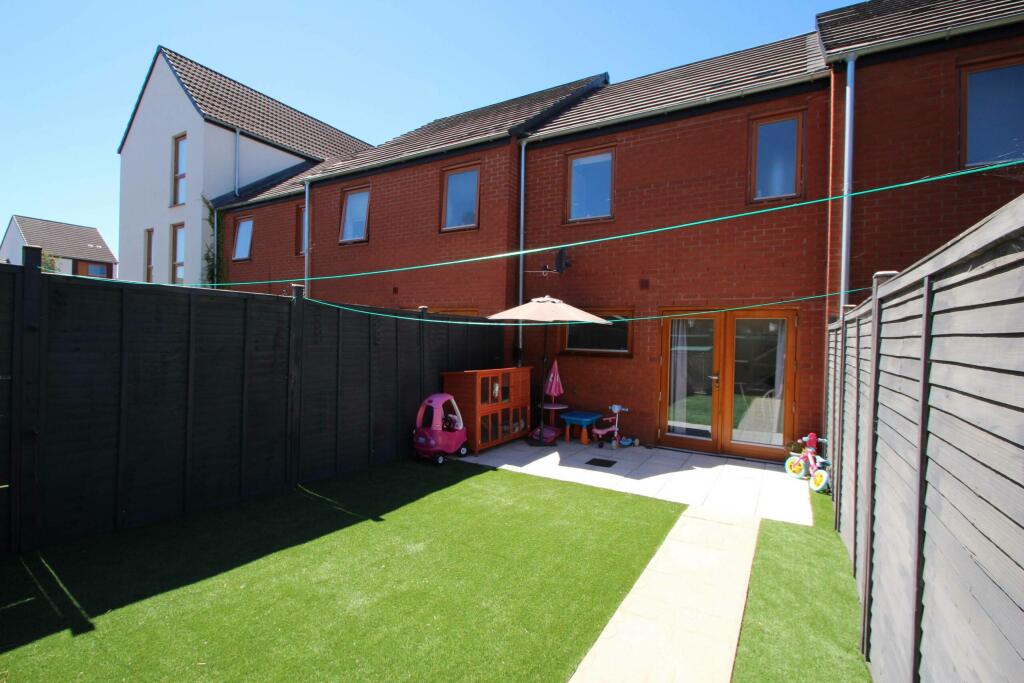 Additional image 12 of Curator Rise, Street