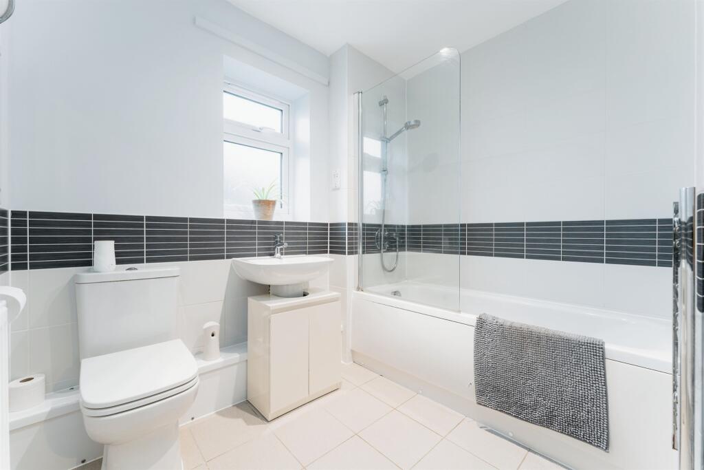 Additional image 10 of Northumbria Close, Haddenham, ELY