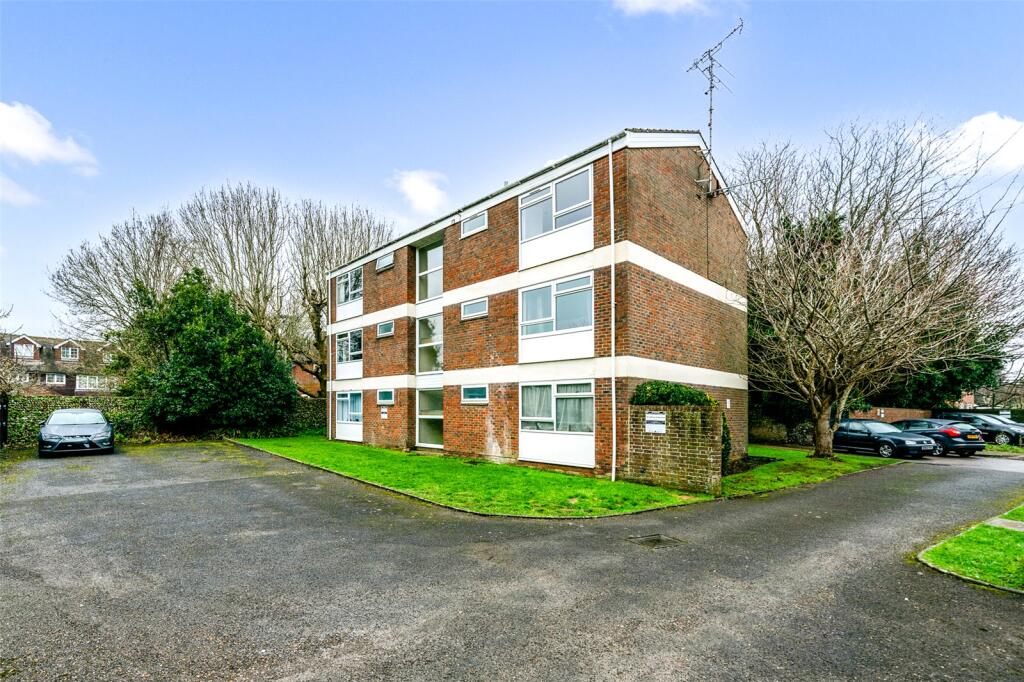 Bishops Close, Tarring, Worthing, West Sussex, BN14