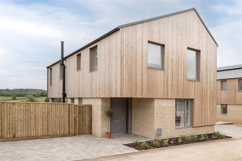Additional image 3 of 2 The Barn Garden, Great Elm, Frome, BA11