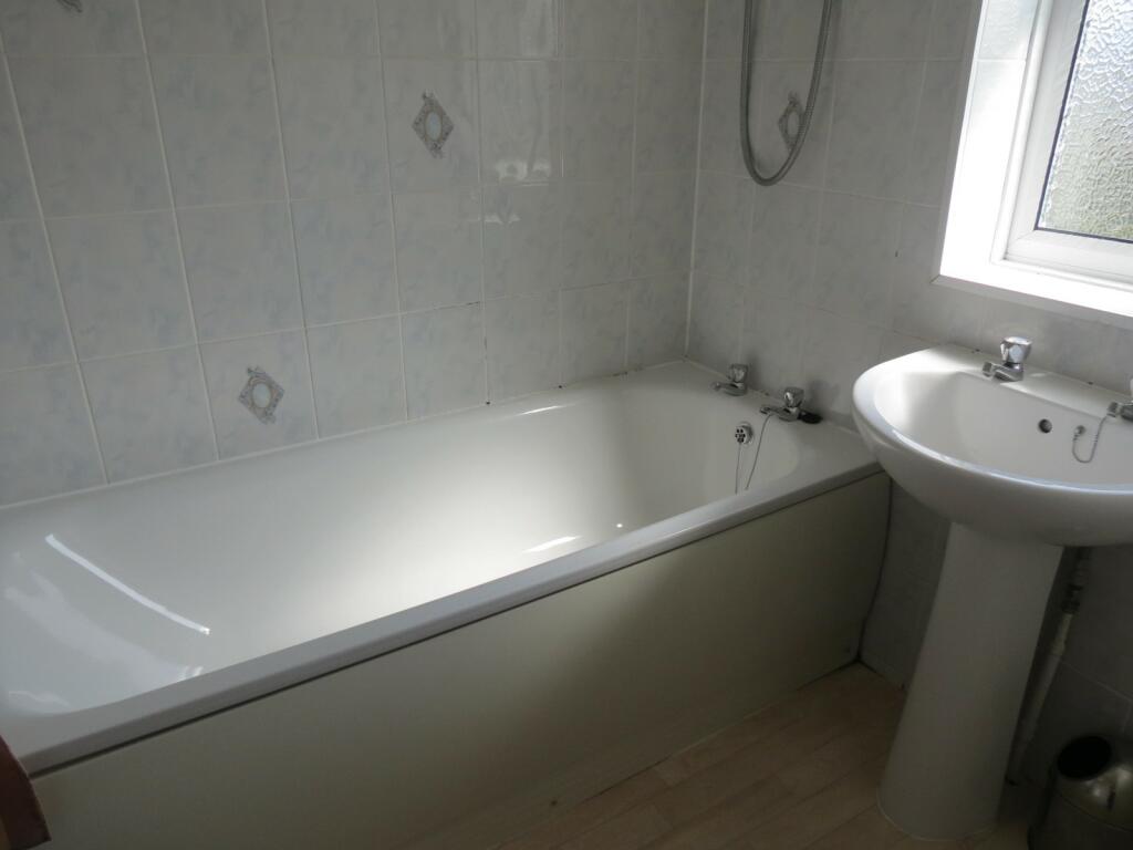 Additional image 8 of 4 bedroom Detached House in Redhill