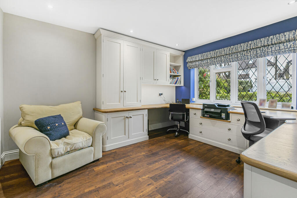 Additional image 3 of The Grove, Brookmans Park, AL9 7RN