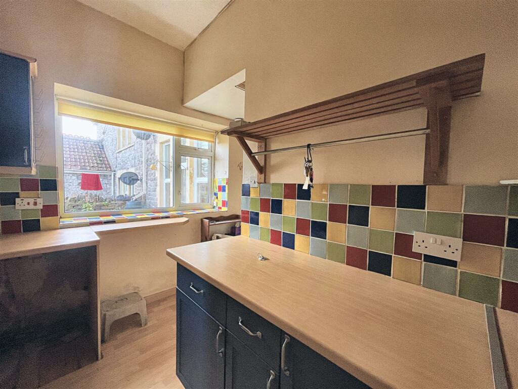 Additional image 3 of Elmhyrst Road, Weston super mare