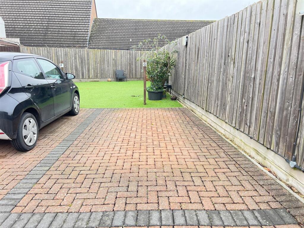 Additional image 11 of Air Balloon Road, Bristol