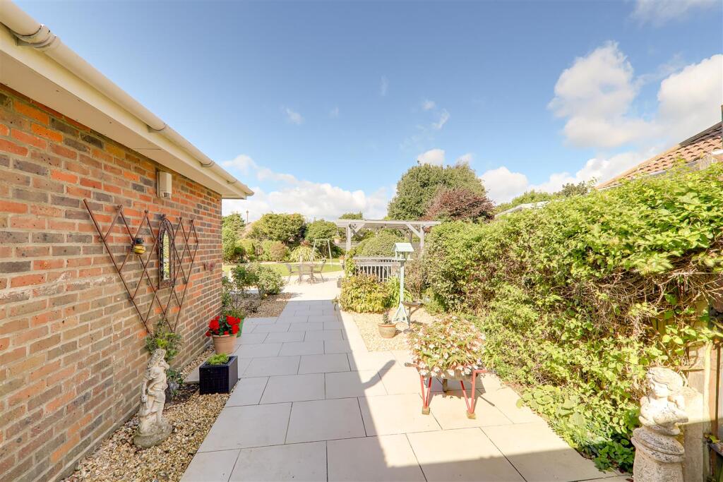 Additional image 20 of Alinora Crescent, Goring-By-Sea, Worthing
