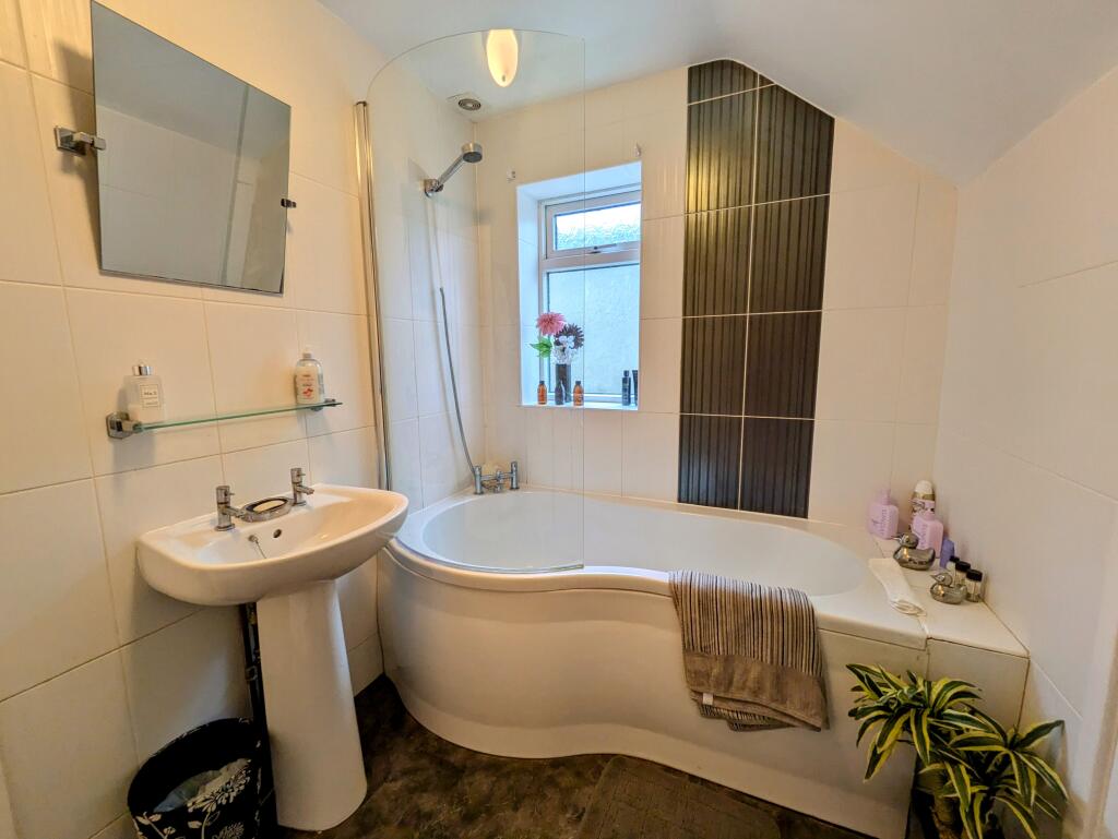 Additional image 24 of Reevy Drive, Bradford, BD6
