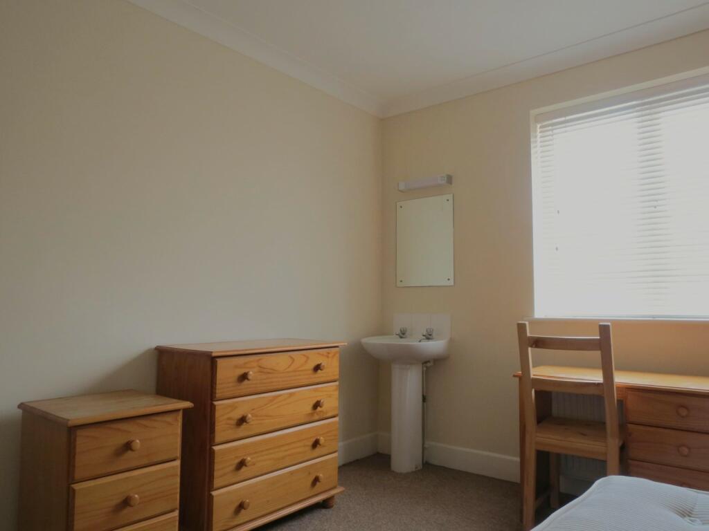 Additional image 16 of 8 bedroom Detached House in Winton